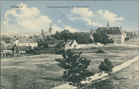 Alte Ansichtskarte Pillau II (Baltijsk), Präparandenanstalt mit Kath. Kirche