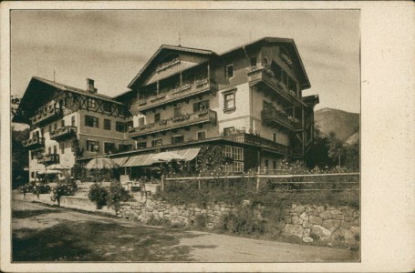 Alte Ansichtskarte Kochel a.See, Hotel "Post" Walchensee, Bayr. Hochgebirge, 803 m ü. M.