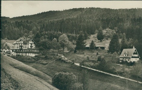 Alte Ansichtskarte Alpirsbach, Teilansicht mit Sanatorium Krähenbad