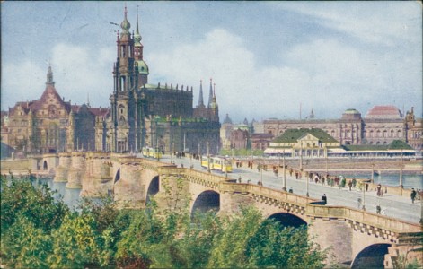 Alte Ansichtskarte Dresden, Friedrich-August-Brücke mit Kgl. Schloß und Hofkirche