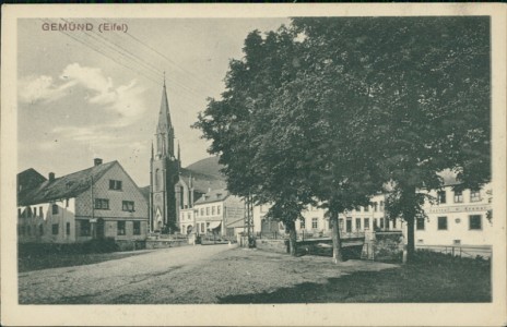 Alte Ansichtskarte Gemünd (Eifel), Partie im Ort mit Kirche
