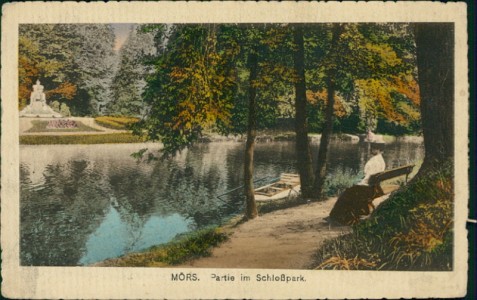 Alte Ansichtskarte Mörs, Partie im Schloßpark