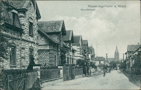 Alte Ansichtskarte Nieder-Ingelheim a. Rhein, Grundstrasse