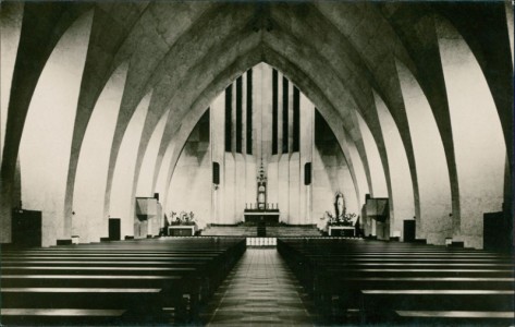 Alte Ansichtskarte Frankfurt a. M.-Süd, Inneres der St. Bonifatiuskirche. Erbauer Architekt M. Weber