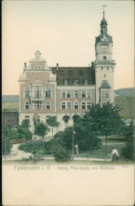 Alte Ansichtskarte Falkenstein i. V., König Albertplatz mit Rathaus