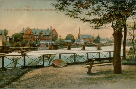 Alte Ansichtskarte Sagan / Żagań, Blick auf Dorotheen-Hospital und Kreuzkirche