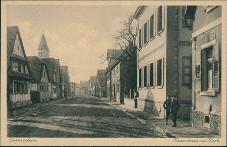 Alte Ansichtskarte Durmersheim, Kaiserstrasse mit Kirche