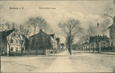 Alte Ansichtskarte Neuburg a. Donau, Bahnhofstrasse