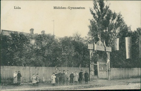 Alte Ansichtskarte Lida / Ліда / Лида / Lyda, Mädchen-Gymnasium