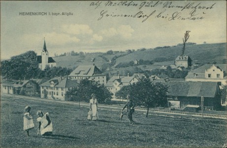 Alte Ansichtskarte Heimenkirch, Gesamtansicht mit Bahnstrecke