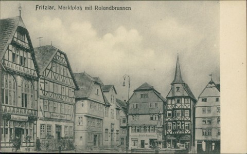 Alte Ansichtskarte Fritzlar, Marktplatz mit Rolandbrunnen