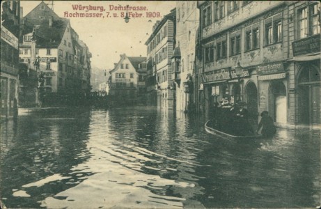 Alte Ansichtskarte Würzburg, Domstrasse. Hochwasser, 7. u. 8. Febr. 1909