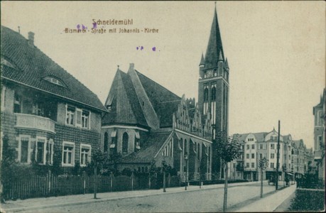 Alte Ansichtskarte Schneidemühl / Piła, Bismarck-Straße mit Johannis-Kirche