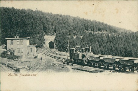 Alte Ansichtskarte Blankenburg (Harz)-Hüttenrode, Station Braunesumpf, Lokomotive, Bahnstrecke
