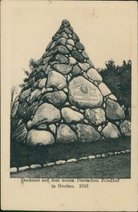 Alte Ansichtskarte Grodno / Hrodna, Denkmal auf dem neuen Deutschen Friedhof