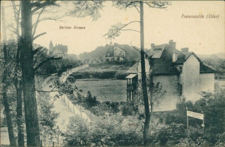 Alte Ansichtskarte Bad Freienwalde (Oder), Berliner Strasse