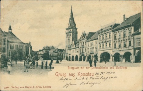 Alte Ansichtskarte Komotau / Chomutov, Ringplatz mit der Decanalkirche und Stadthaus