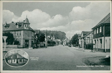 Alte Ansichtskarte Harztor-Niedersachswerfen, Straßenpartie, Wald-Lokal Mühlberg