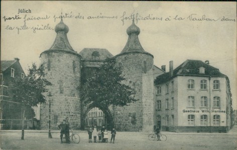 Alte Ansichtskarte Jülich, Teilansicht mit Gasthaus Wilh. Hermes