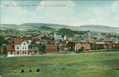 Alte Ansichtskarte Elbingerode, Bahnhof - West mit Blick auf die Stadt