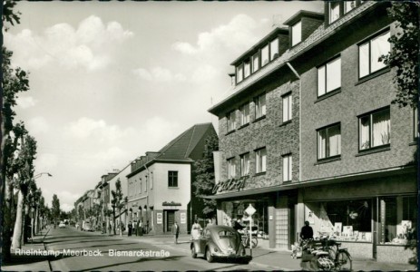 Alte Ansichtskarte Moers-Rheinkamp-Meerbeck, Bismarckstraße, VW Käfer