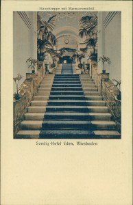 Alte Ansichtskarte Wiesbaden, Sendig-Hotel Eden, Haupttreppe mit Marmorvestibül