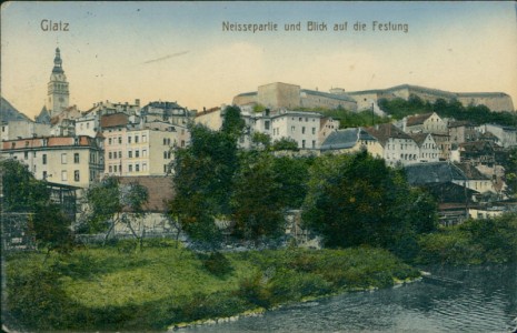 Alte Ansichtskarte Glatz / Kłodzko, Neissepartie und Blick auf die Festung