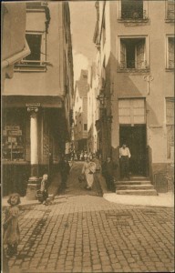 Alte Ansichtskarte Alt-Köln, Partie am Fischmarkt und Blick in die Lindgasse