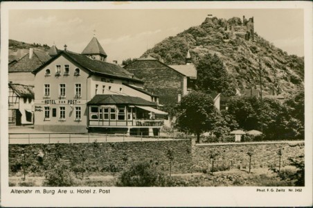 Alte Ansichtskarte Altenahr, Teilansicht m. Burg Are u. Hotel z. Post