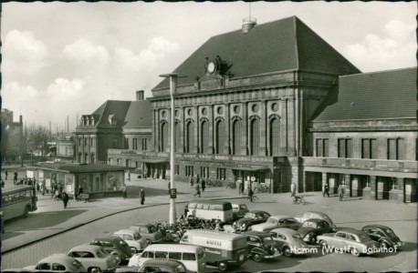 Alte Ansichtskarte Hamm, Bahnhof, VW Käfer