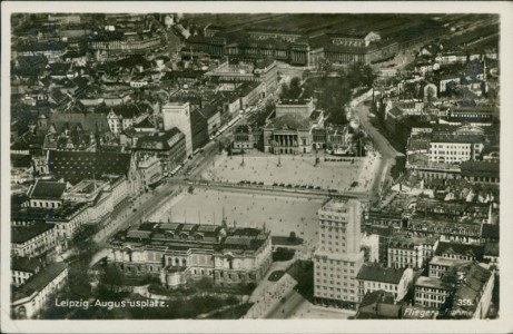 Alte Ansichtskarte Leipzig, Augustusplatz, Fliegeraufnahme