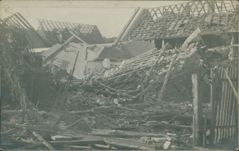 Alte Ansichtskarte Ludwigshafen am Rhein-Oppau, Explosion, zerstörte Wohnhäuser