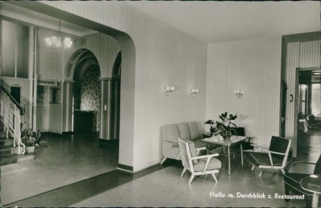 Alte Ansichtskarte Wiesbaden, Hotel-Kurheim "Christl. Hospiz", Halle m. Durchblick z. Restaurant