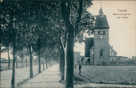 Alte Ansichtskarte Heiderode / Czersk, Bahnhofstraße m. evgl. Kirche