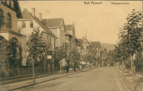 Alte Ansichtskarte Bad Pyrmont, Pädagogiumstraße