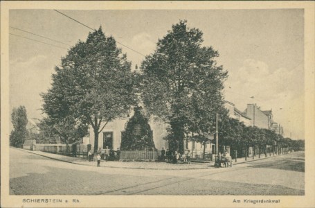 Alte Ansichtskarte Wiesbaden-Schierstein, Am Kriegerdenkmal