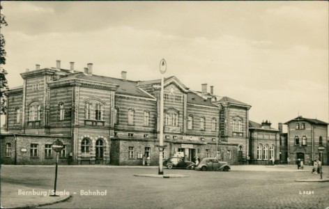 Alte Ansichtskarte Bernburg (Saale), Bahnhof