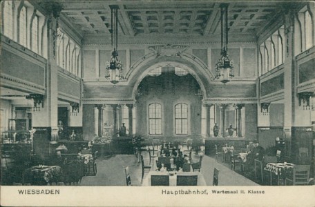 Alte Ansichtskarte Wiesbaden, Hauptbahnhof, Wartesaal II. Klasse