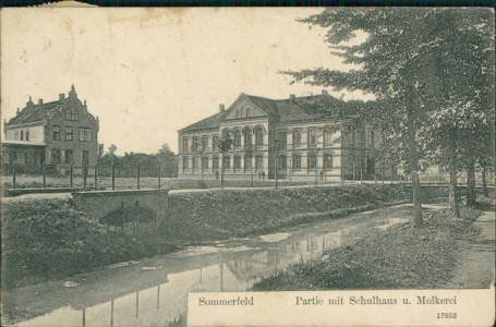 Alte Ansichtskarte Lubsko / Sommerfeld Niederlausitz, Partie mit Schulhaus u. Molkerei