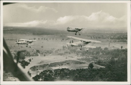 Alte Ansichtskarte Unsere Luftwaffe, Kampfflugzeuge