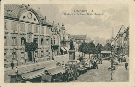 Alte Ansichtskarte Offenburg, Marktplatz, Rathaus, Drake-Denkmal