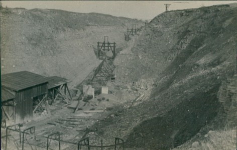 Alte Ansichtskarte Heming / Héming, Cimenterie / Zementwerk, Seilbahn, véritable photo