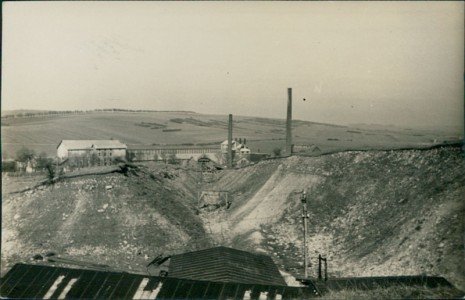 Alte Ansichtskarte Heming / Héming, Cimenterie / Zementwerk, Seilbahn, véritable photo