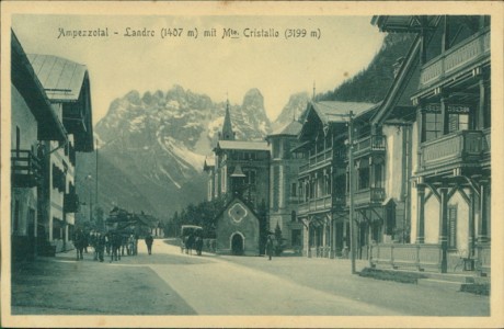 Alte Ansichtskarte Landro, Ampezzotal, Landro (1407 m) mit Mte. Cristallo (3199 m)