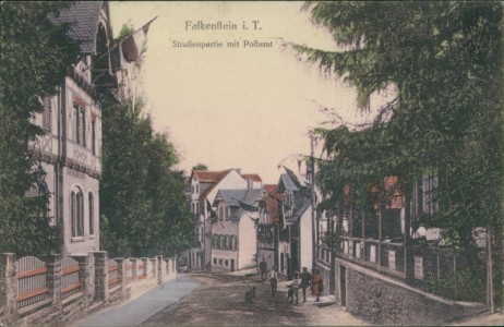Alte Ansichtskarte Falkenstein i. Taunus, Straßenpartie mit Postamt