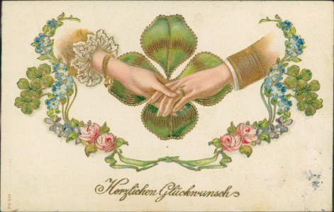 Alte Ansichtskarte Herzlichen Glückwunsch, Hände vor Kleeblatt, Dekor mit Rosen, Klee und Vergissmeinnicht