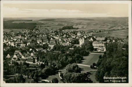 Alte Ansichtskarte Donaueschingen, vom Flugzeug aus