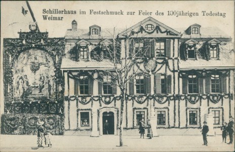 Alte Ansichtskarte Weimar, Schillerhaus im Festschmuck zur Feier des 100jährigen Todestag