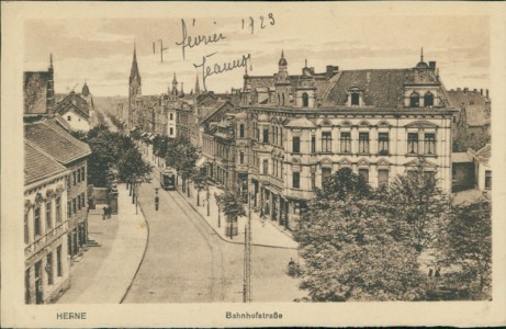 Alte Ansichtskarte Herne, Bahnhofstraße mit Straßenbahn
