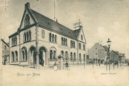 Alte Ansichtskarte Alzey, Kaiserl. Postamt (EINRISS AM OBEREN RAND)